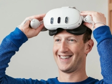 Zuck slams Apple's pricey face gadget