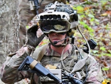 Military use of Microsoft's HoloLens would get soldiers killed