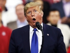 Google lets Trump's "Truth" social onto App store