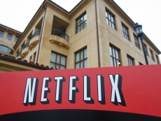 Netflix to raise "grandfathered" plan prices after Q4 earnings